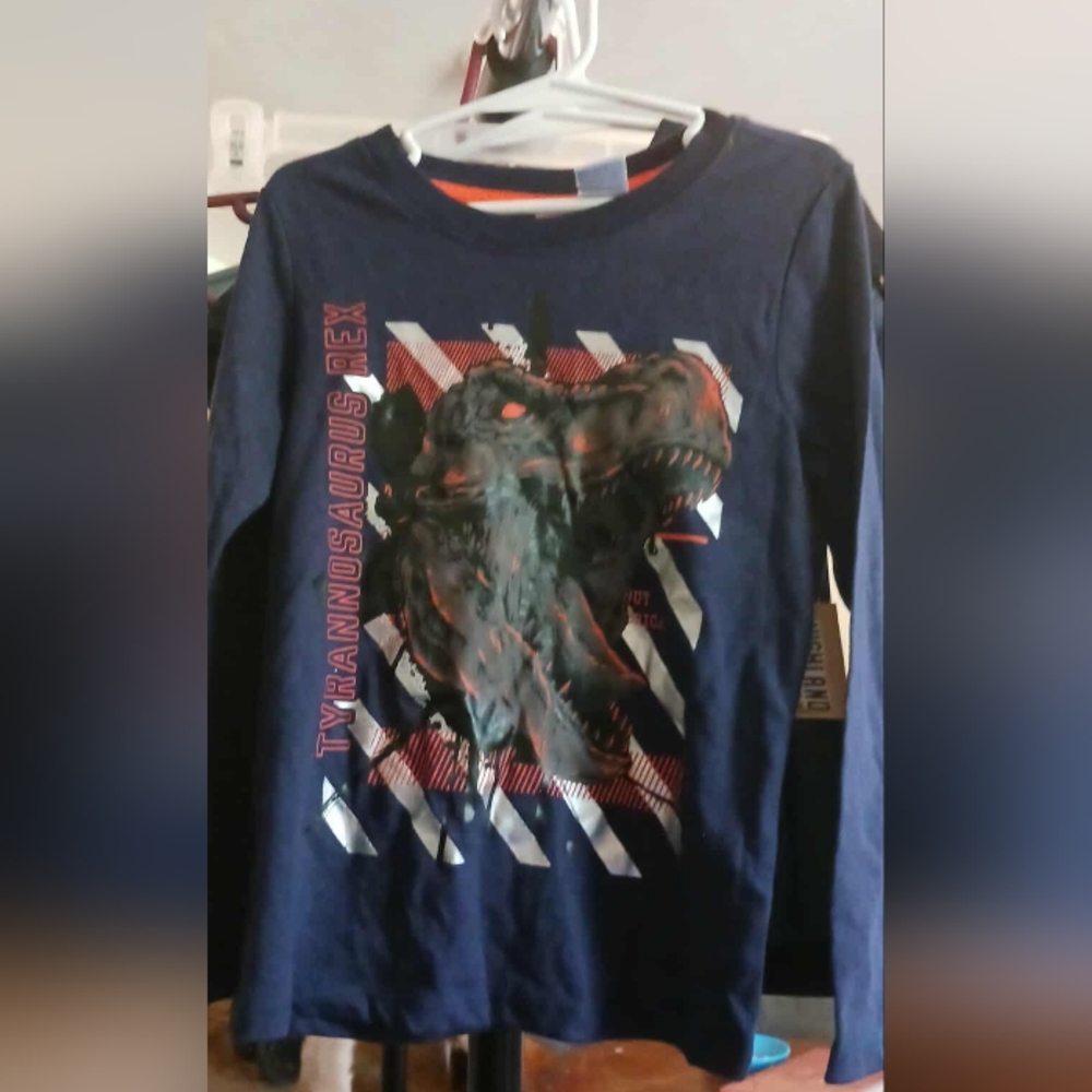 Highland Boys Navy Blue Dinosaur Graphic Long Sleeve Shirt Size 4.  (A-30)